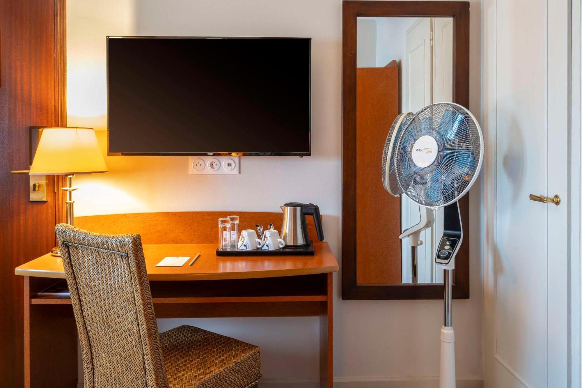 Best Western De Diane Nevers Esterno foto